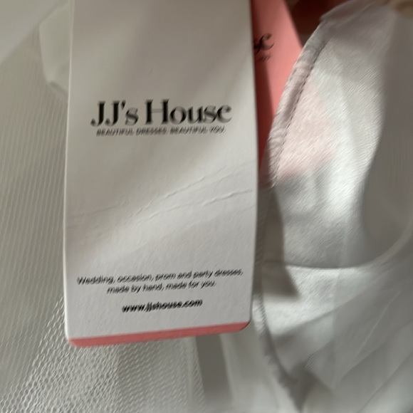 Dress - Picture 6 of 6